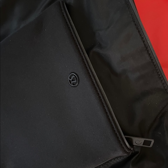 Lululemon All Set Bucket Bag - Picture 13 of 16